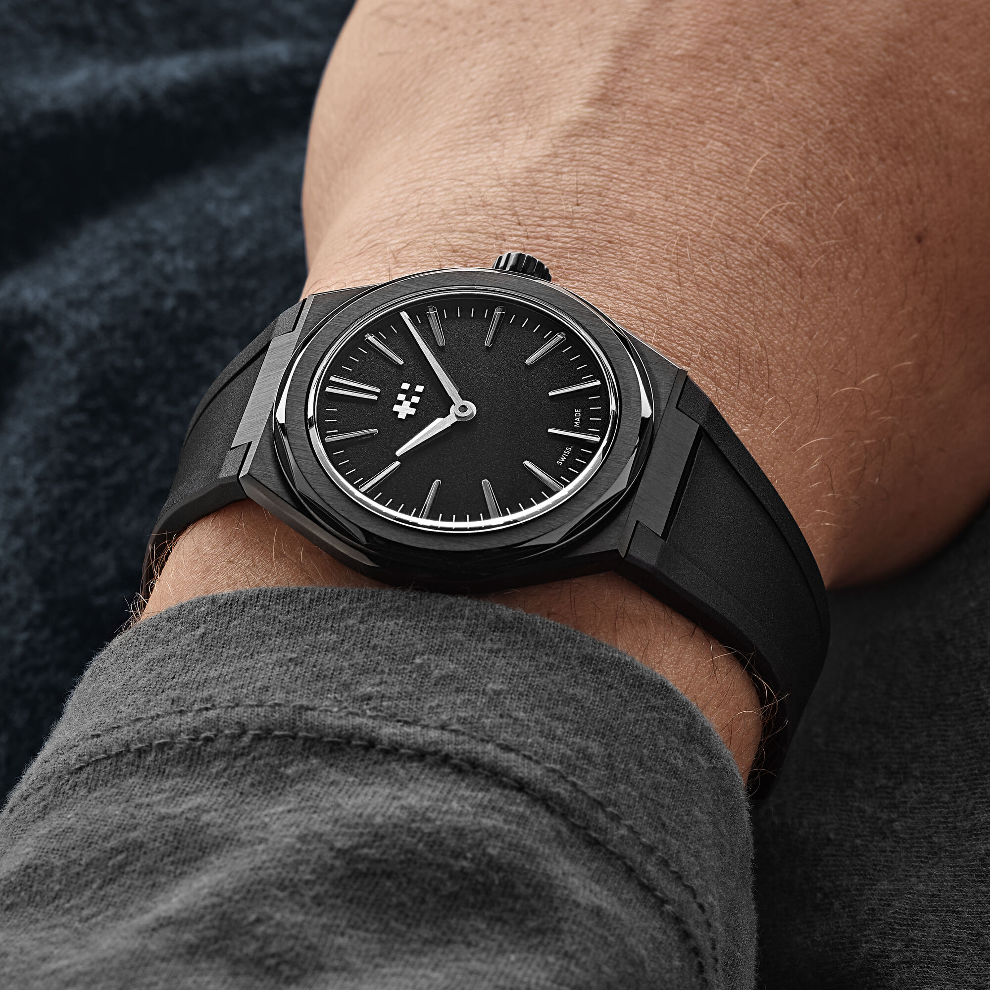 The Twelve 660 Rubber - DLC Black