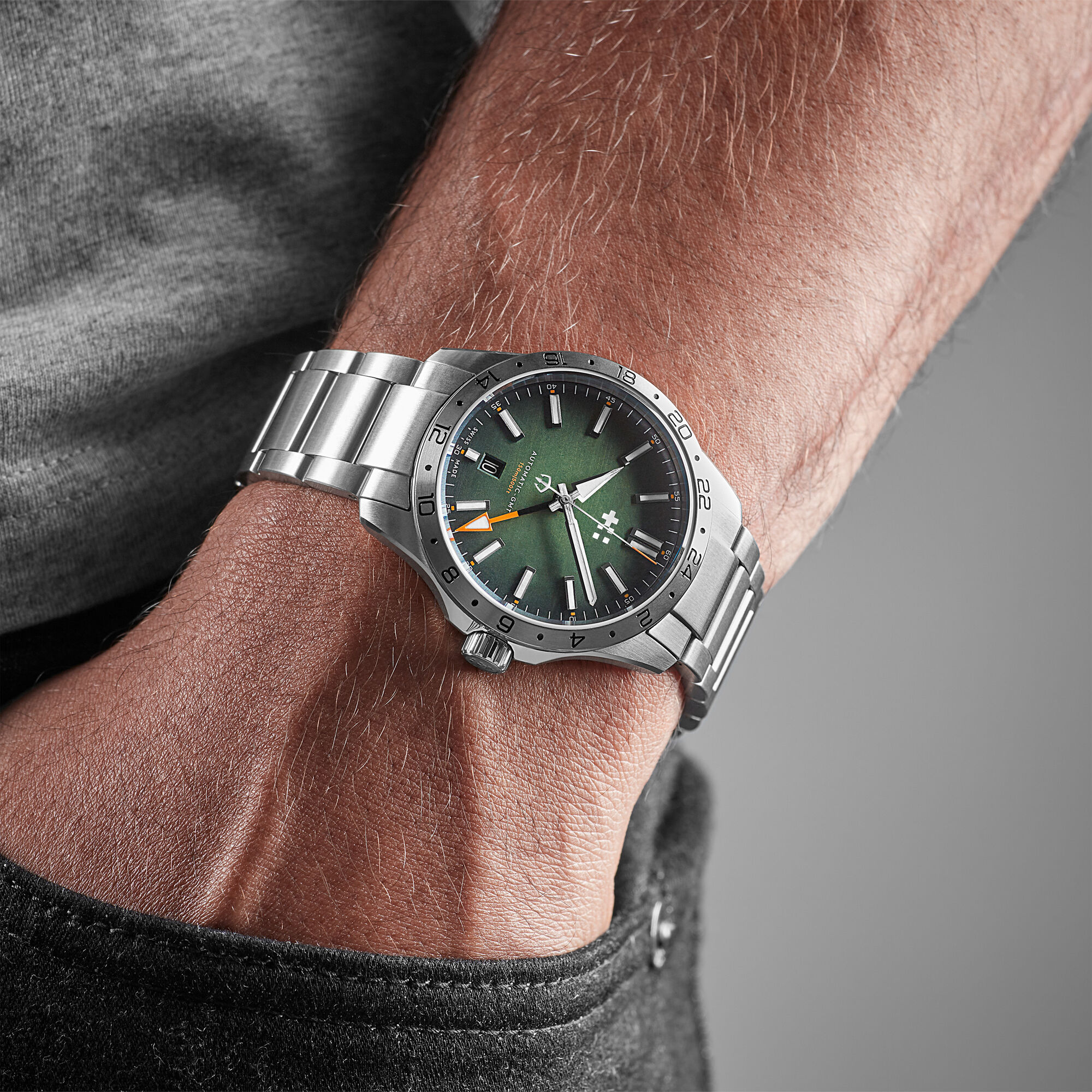 C63 Sealander GMT  39mm|Hunter Green/Silver|Bader Bracelet