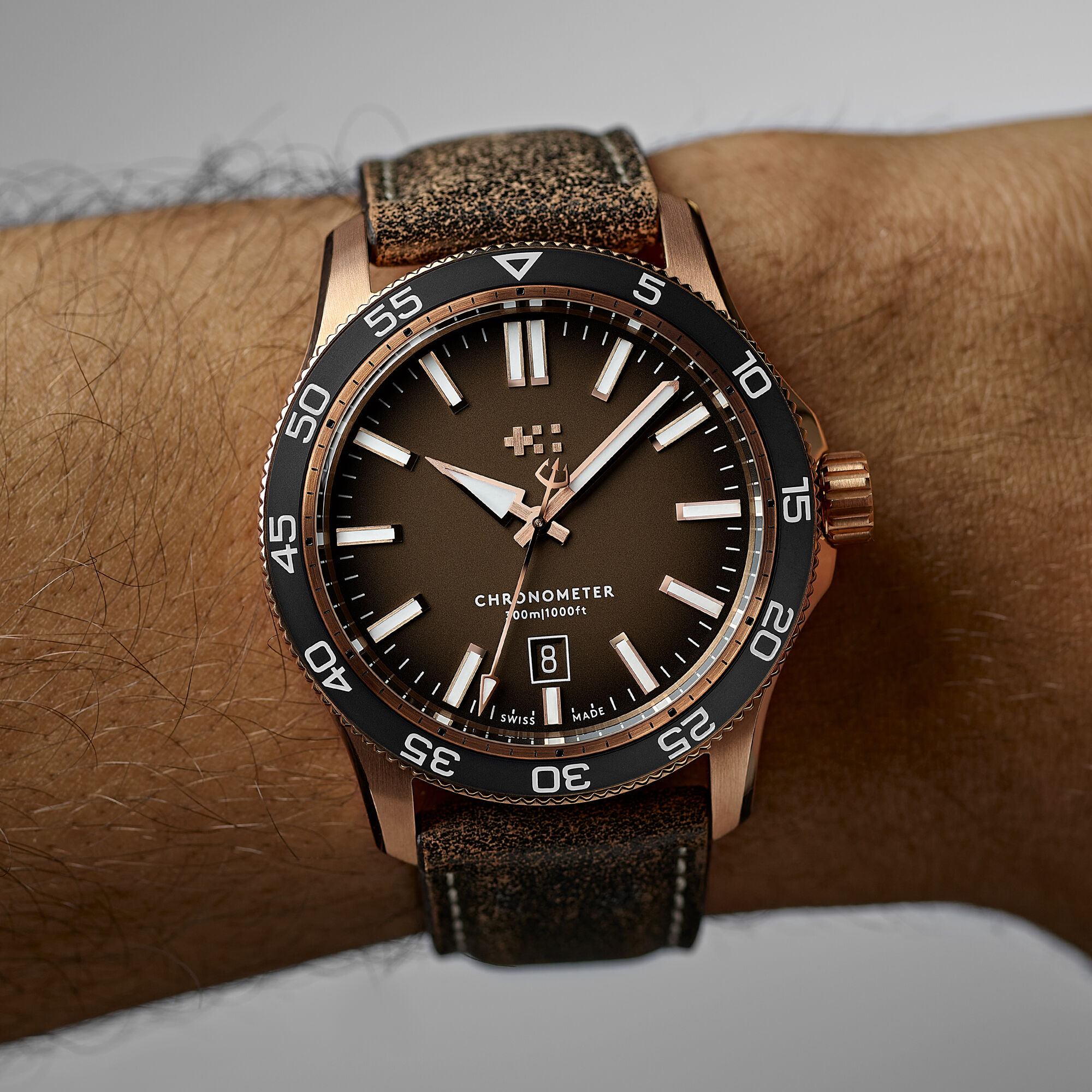 C60 Pro 300 Bronze  Distressed Brown Vintage Oak Leather