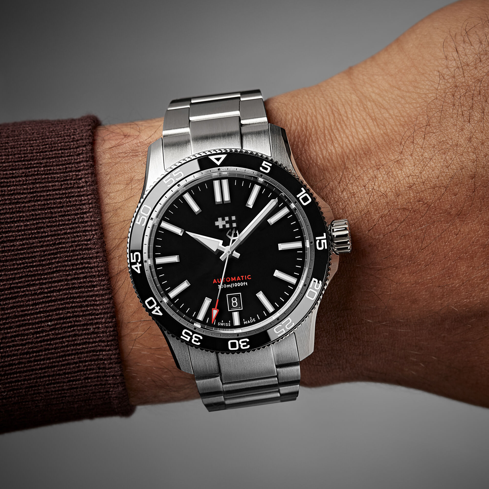 C60 Trident Pro 300  42mm|Black|Bader Bracelet