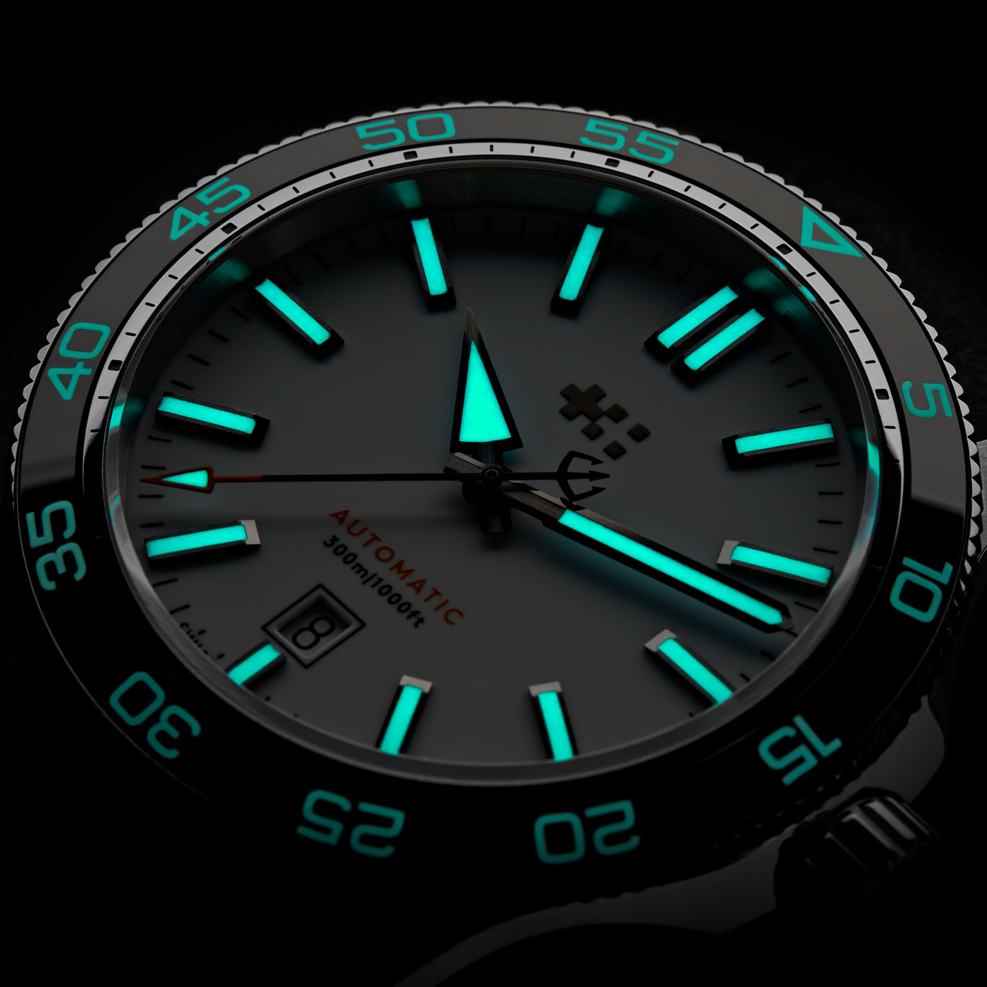C60 Trident Pro 300  42mm|White/Black|Orange Aquaflex Rubber