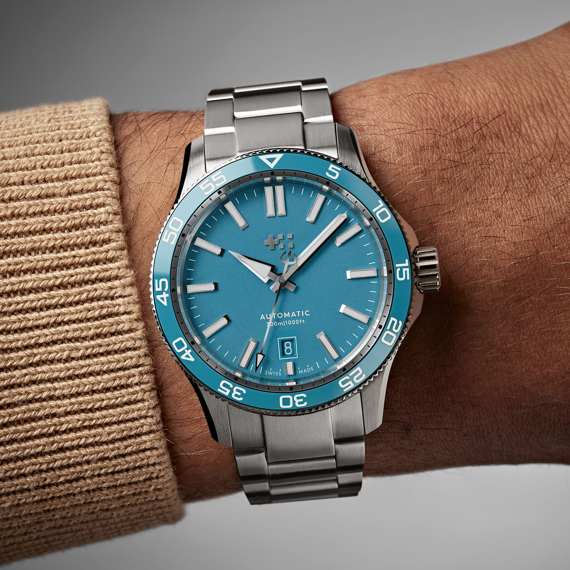 C60 Trident Pro 300  40mm|Pool Blue|Bader Bracelet