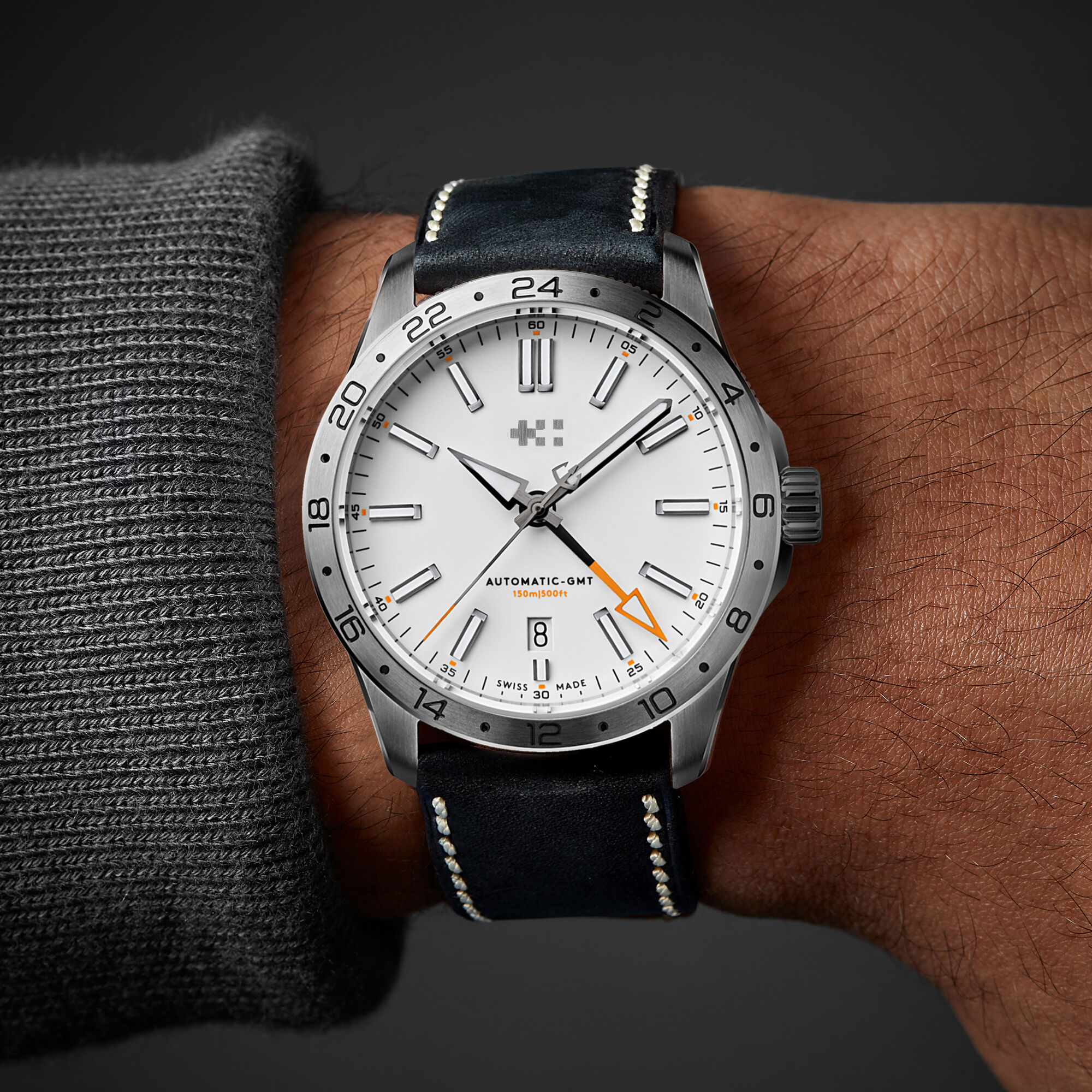 C63 Sealander GMT  39mm|White/Silver|Black Vintage Oak Leather