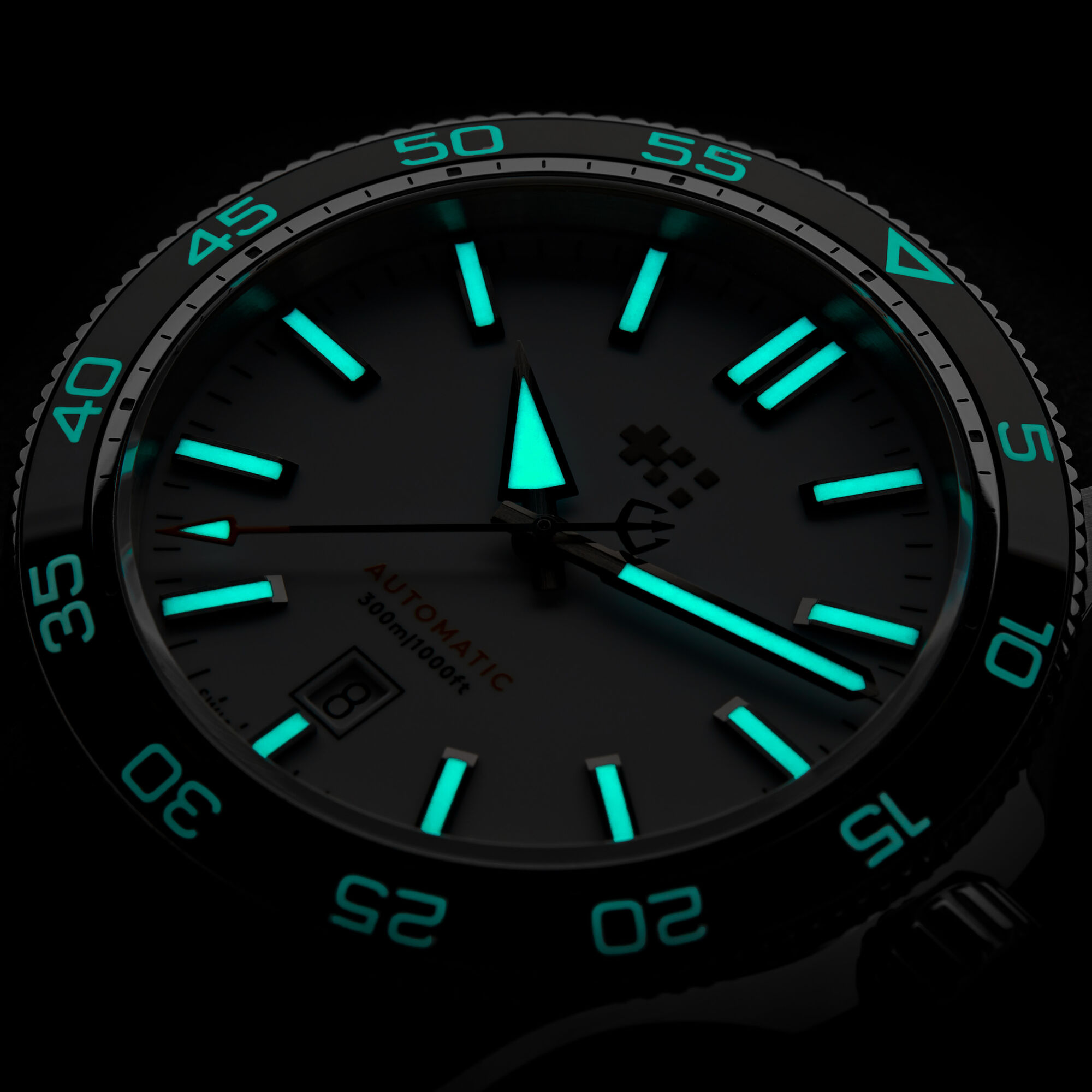 C60 Trident Pro 300  42mm|White/Black|Black Hybrid Rubber