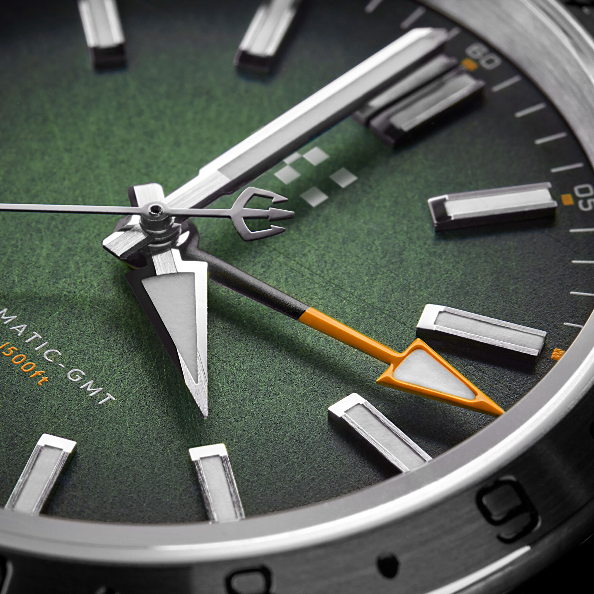 C63 Sealander GMT 39mm|Hunter Green/Silver|Black Vintage Oak Leather 2 C63 Sealander GMT 39mm|Hunter Green/Silver|Black Vintage Oak Leather