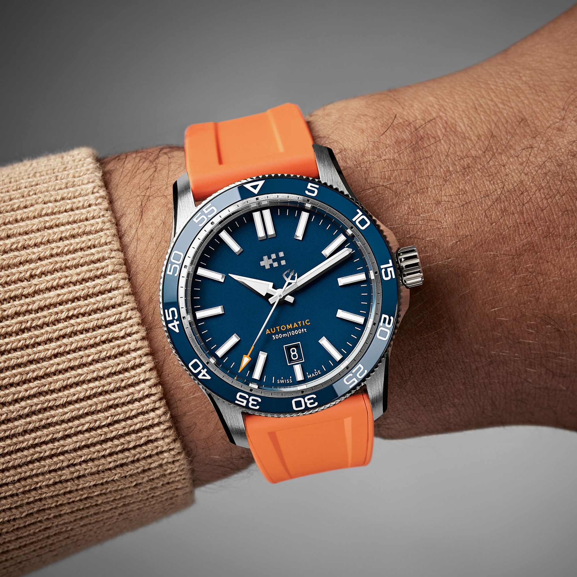 C60 Trident Pro 300  42mm|Blue|Orange Aquaflex Rubber