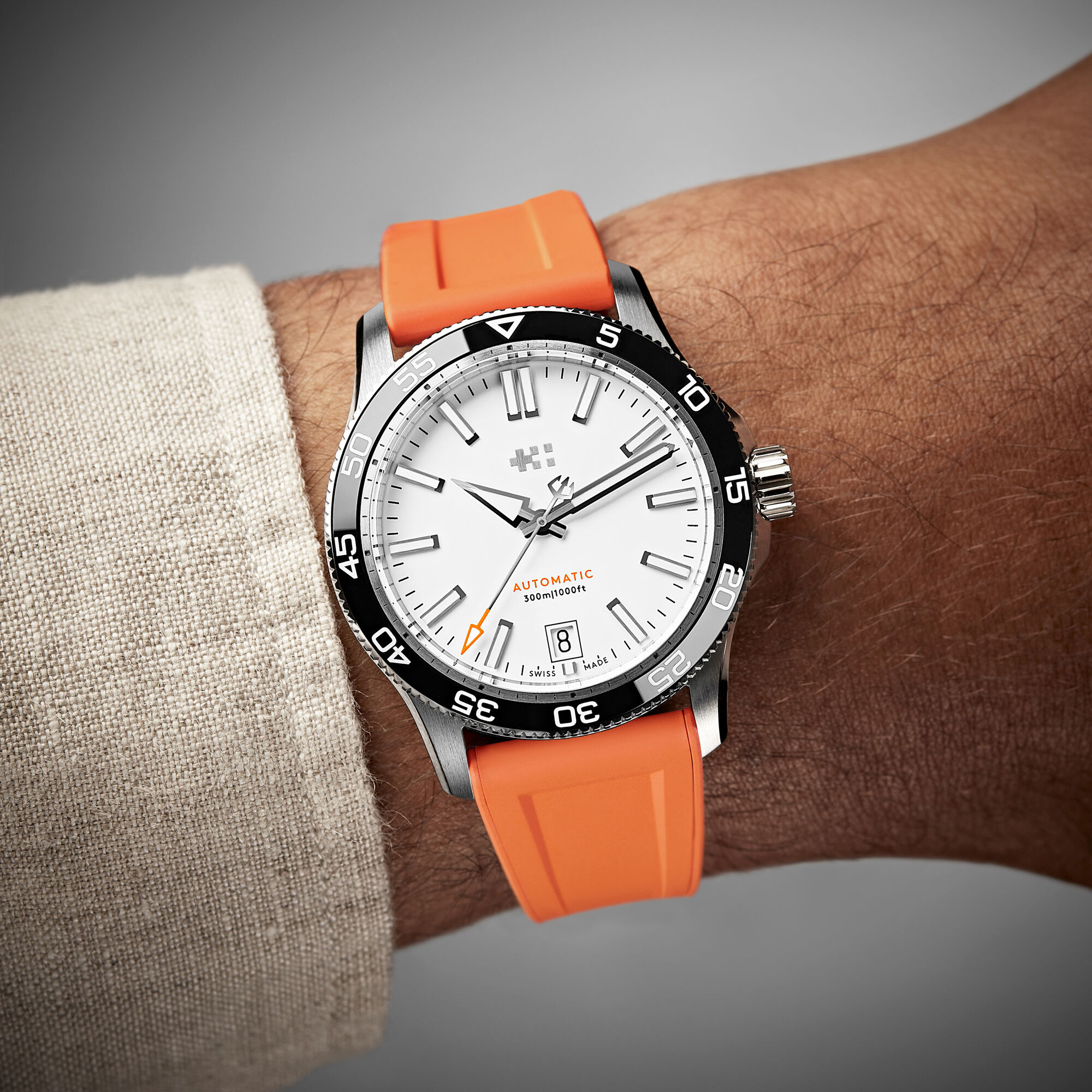 C60 Trident Pro 300  38mm|White/Black|Orange Aquaflex Rubber