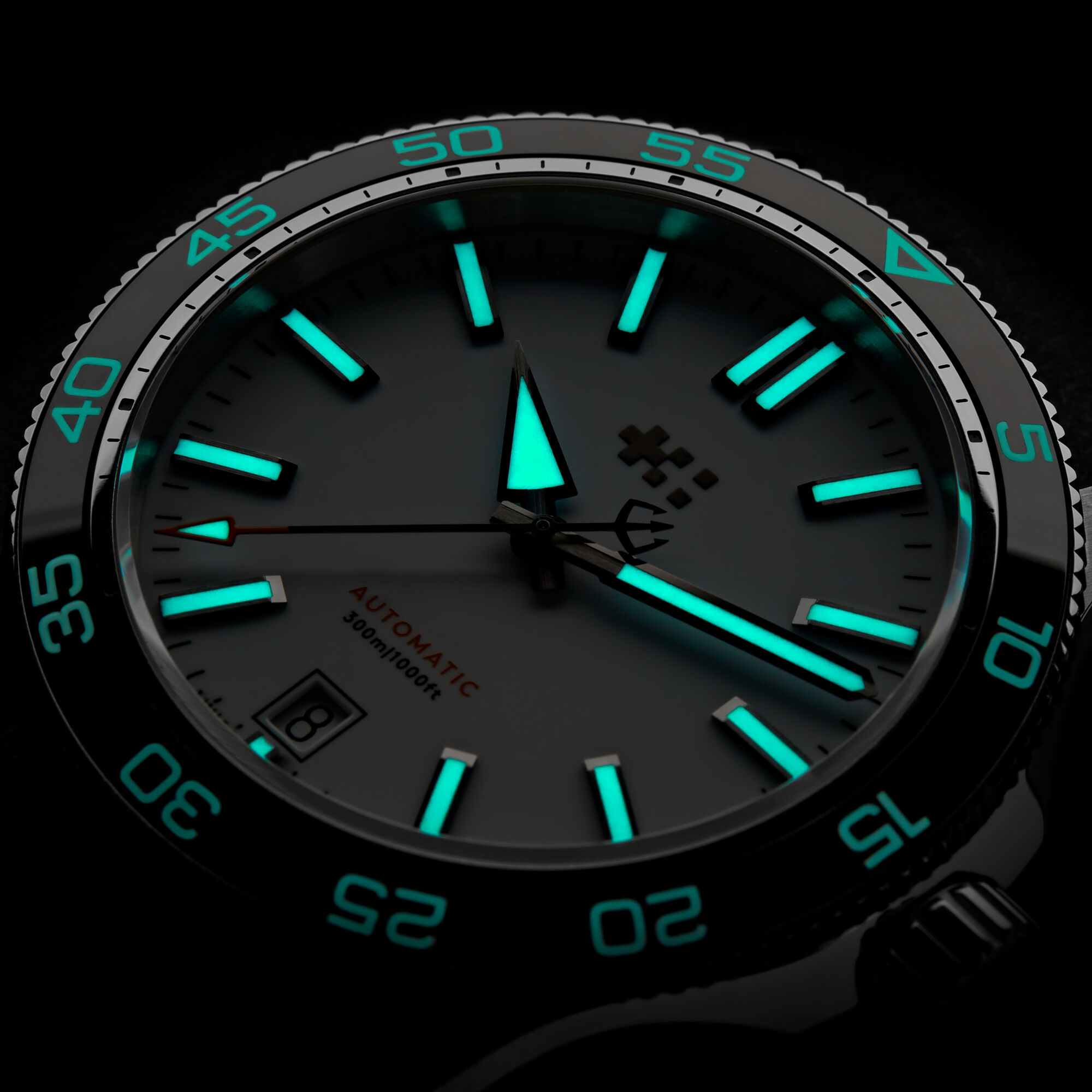 C60 Trident Pro 300  38mm|White/Black|Orange Aquaflex Rubber