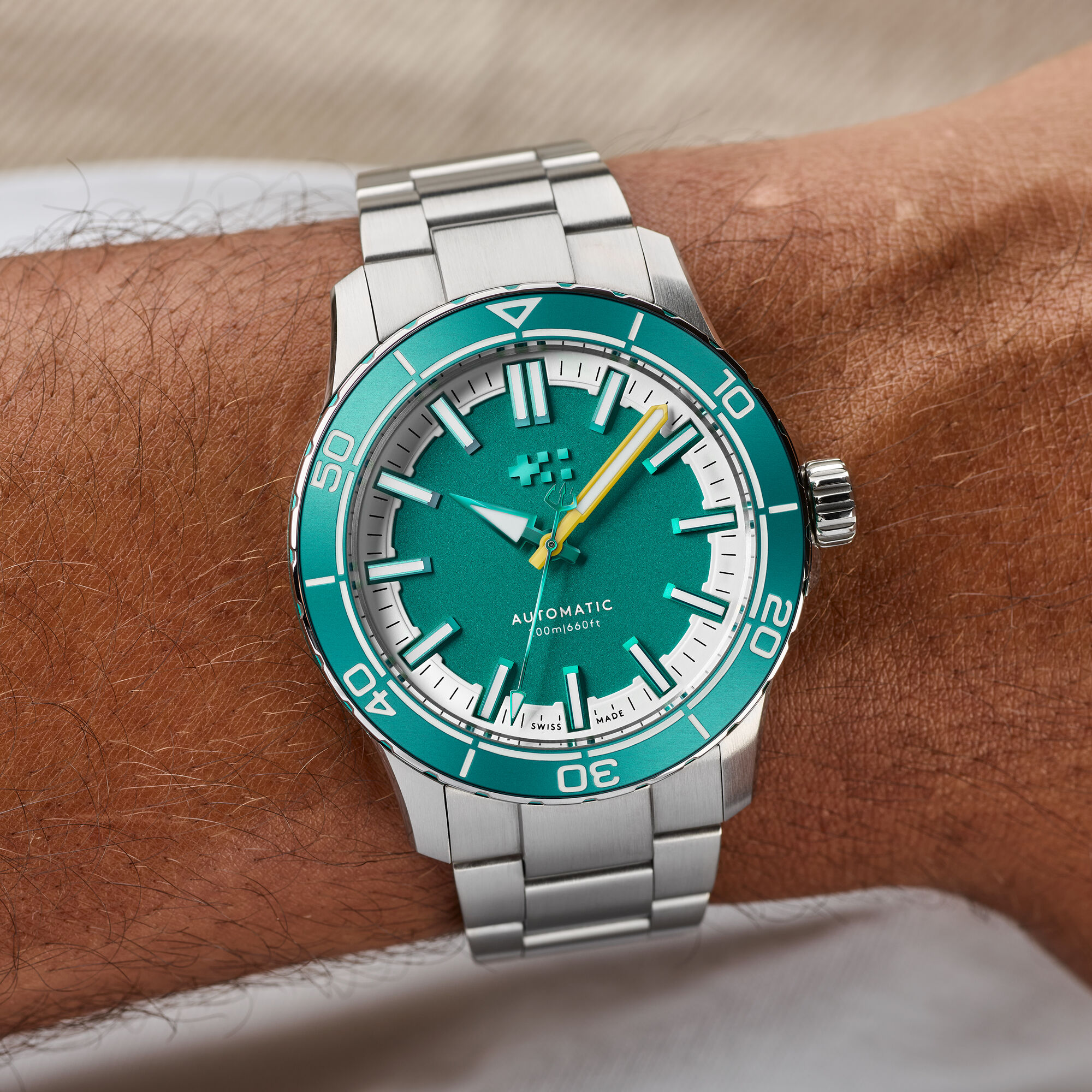 C60 Trident Reef  41mm|Chalice Green|Orange Aquaflex Rubber