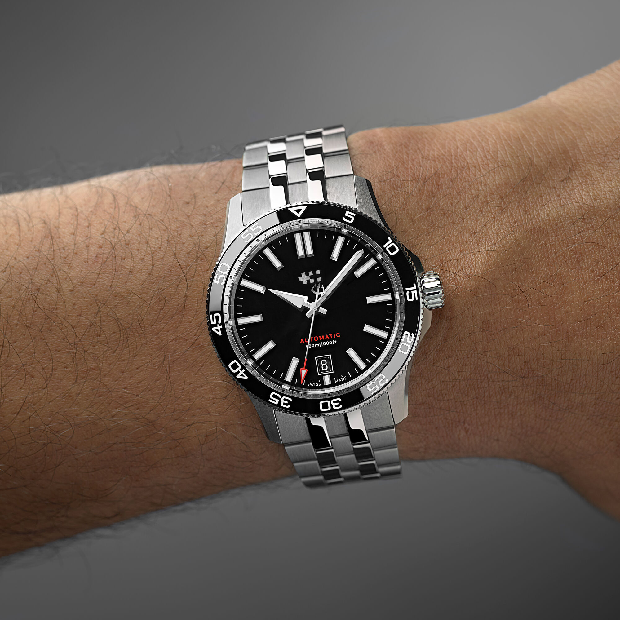 C60 Trident Pro 300 Consort Bracelet 40mm
